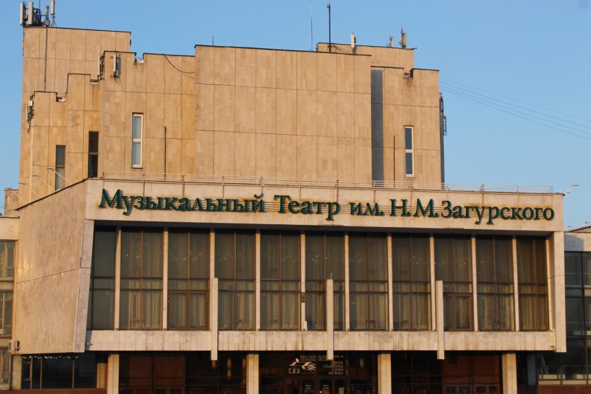 Operettu Letuchaya Mysh Stavyat V Irkutskom Muzykalnom Teatre 3