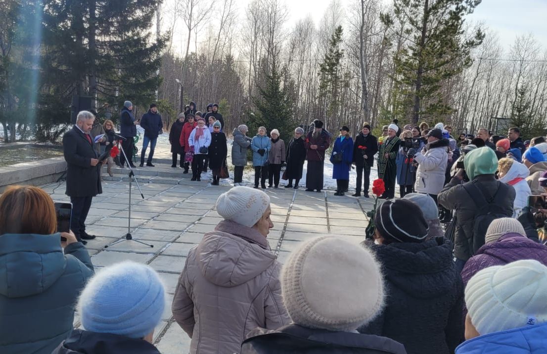 Память жертв политических репрессий почтили в Иркутской области 30 октября