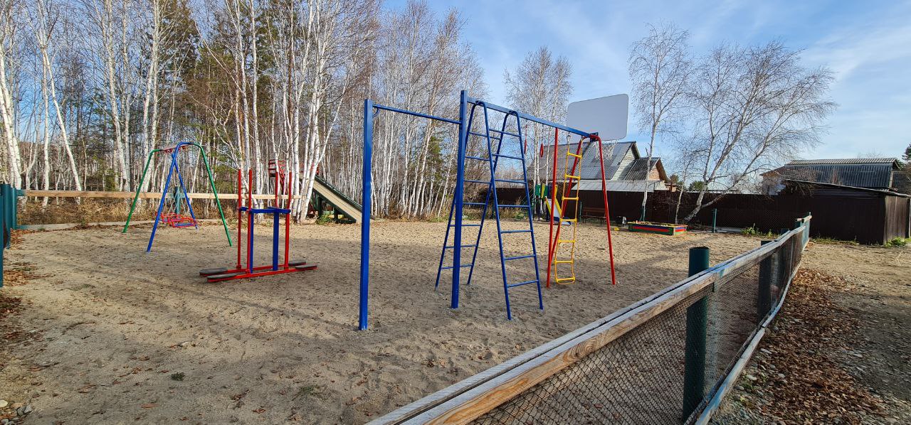 Четыре детских площадки построили в Рабочем в Иркутске в 2022 году