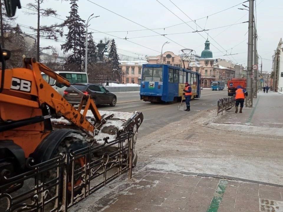 2,4 тысячи тонн снега вывезли из Иркутска в первые выходные декабря
