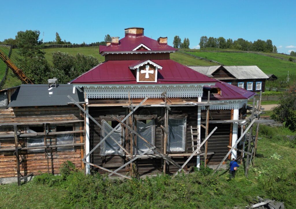 Два храма реставрируют в Иркутской области на областные субсидии