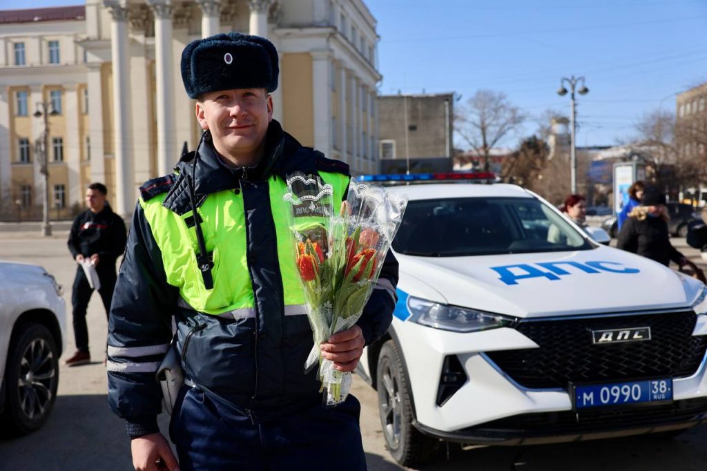 ГИБДД организовало "цветочный патруль" в Иркутске