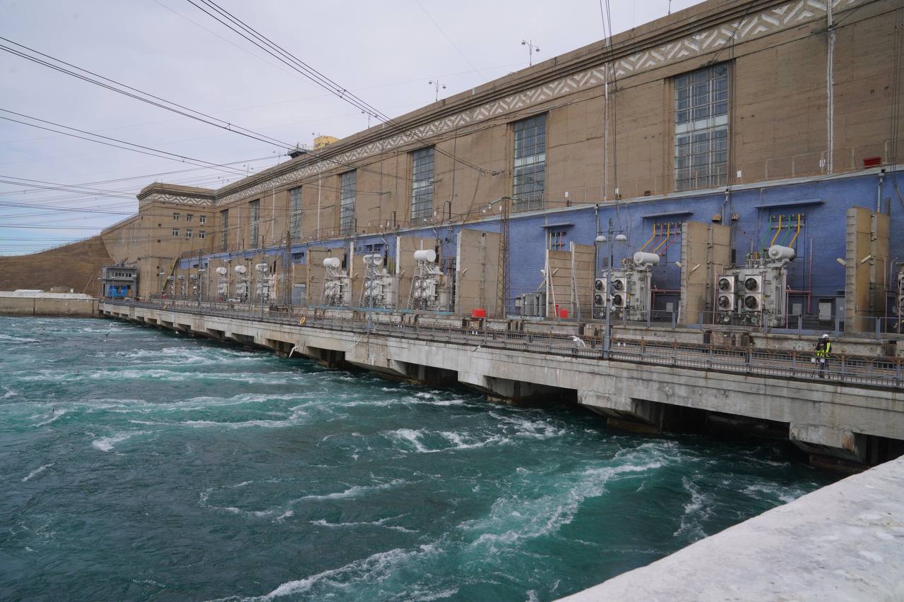 Сбросные расходы подняли на Иркутской ГЭС