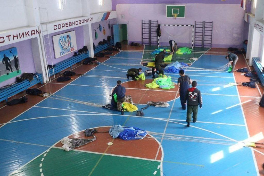 Пожарные-парашютисты Приангарья проводят тренировки в Чунском районе