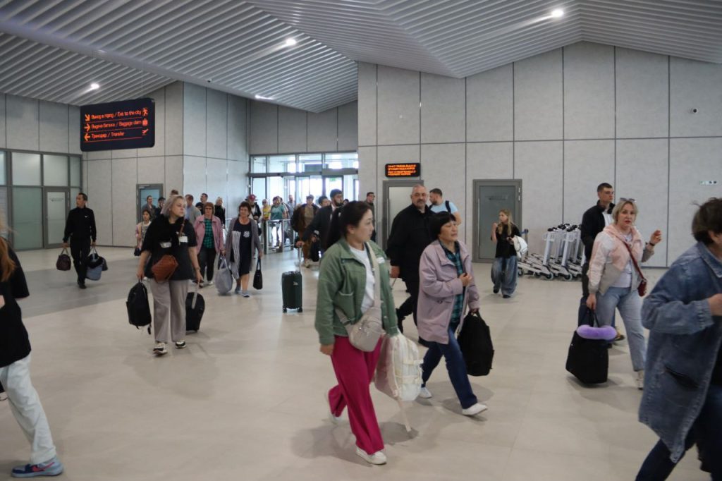 В Иркутске открыли новый терминал аэропорта. Фото с места