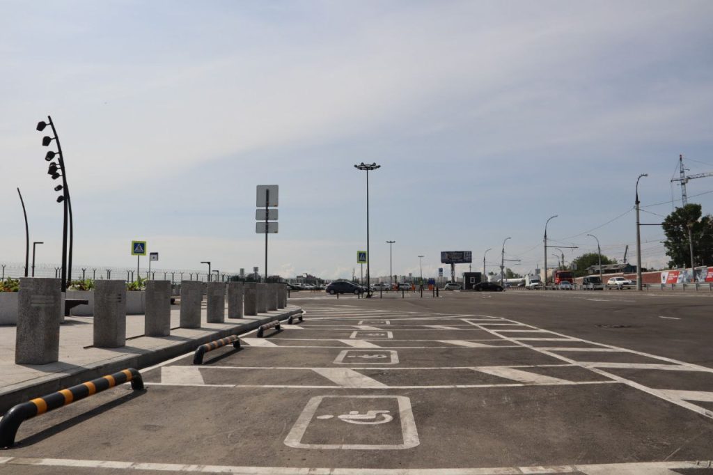 В Иркутске открыли новый терминал аэропорта. Фото с места