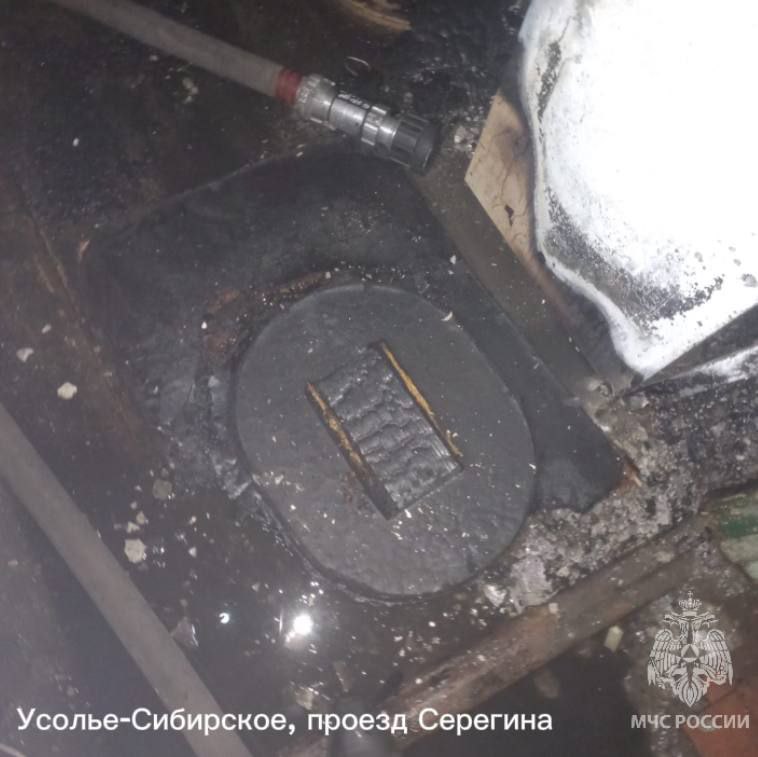 Пожарные спасли 32 человека на пожарах в Усолье и Иркутске