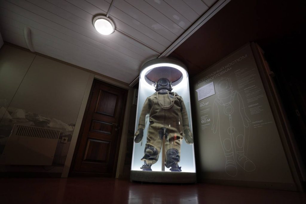 В Иркутске отметили 125-летие спуска на воду ледокола "Ангара"