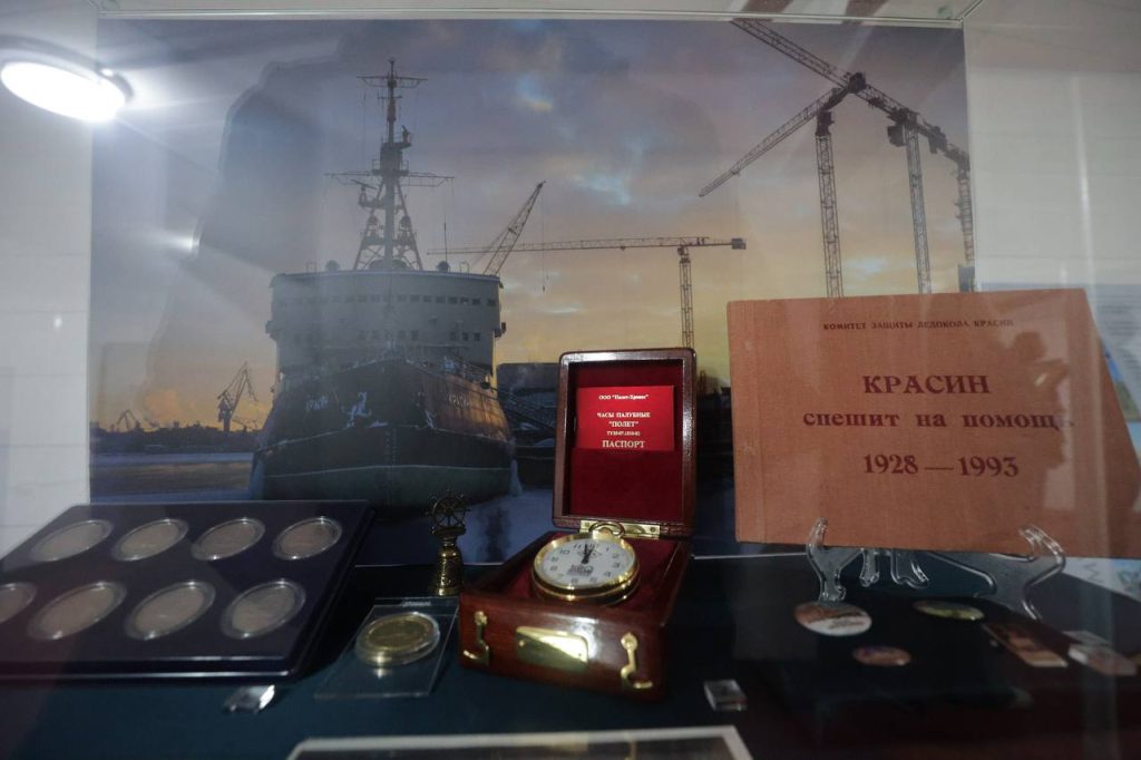 В Иркутске отметили 125-летие спуска на воду ледокола "Ангара"