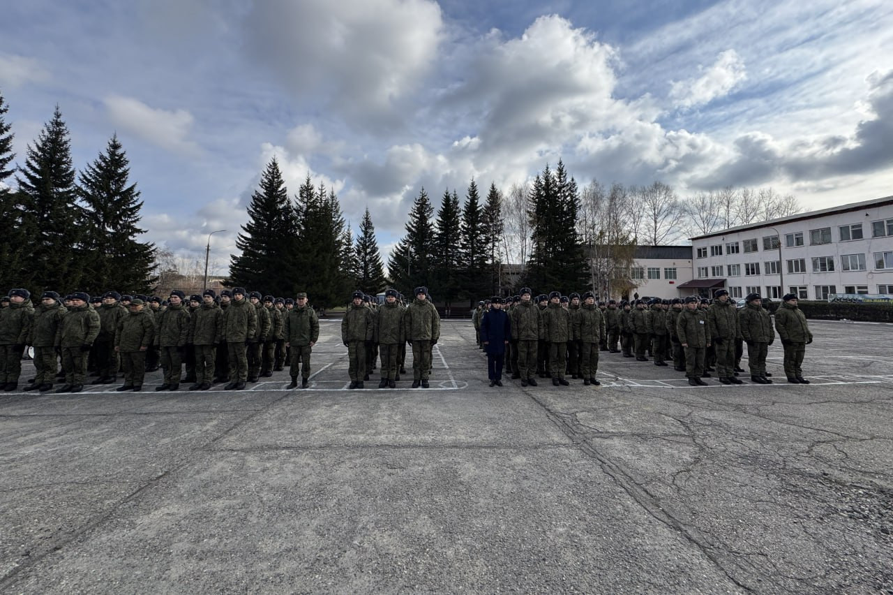 Первые новобранцы отправились к местам службы в рамках осеннего призыва в Приангарье