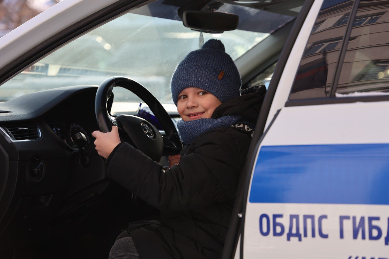 Полицейские исполнили мечту пятилетнего иркутянина