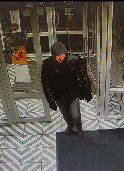 В Ангарске разыскивают мужчину, подозреваемого в хищении банковской карты