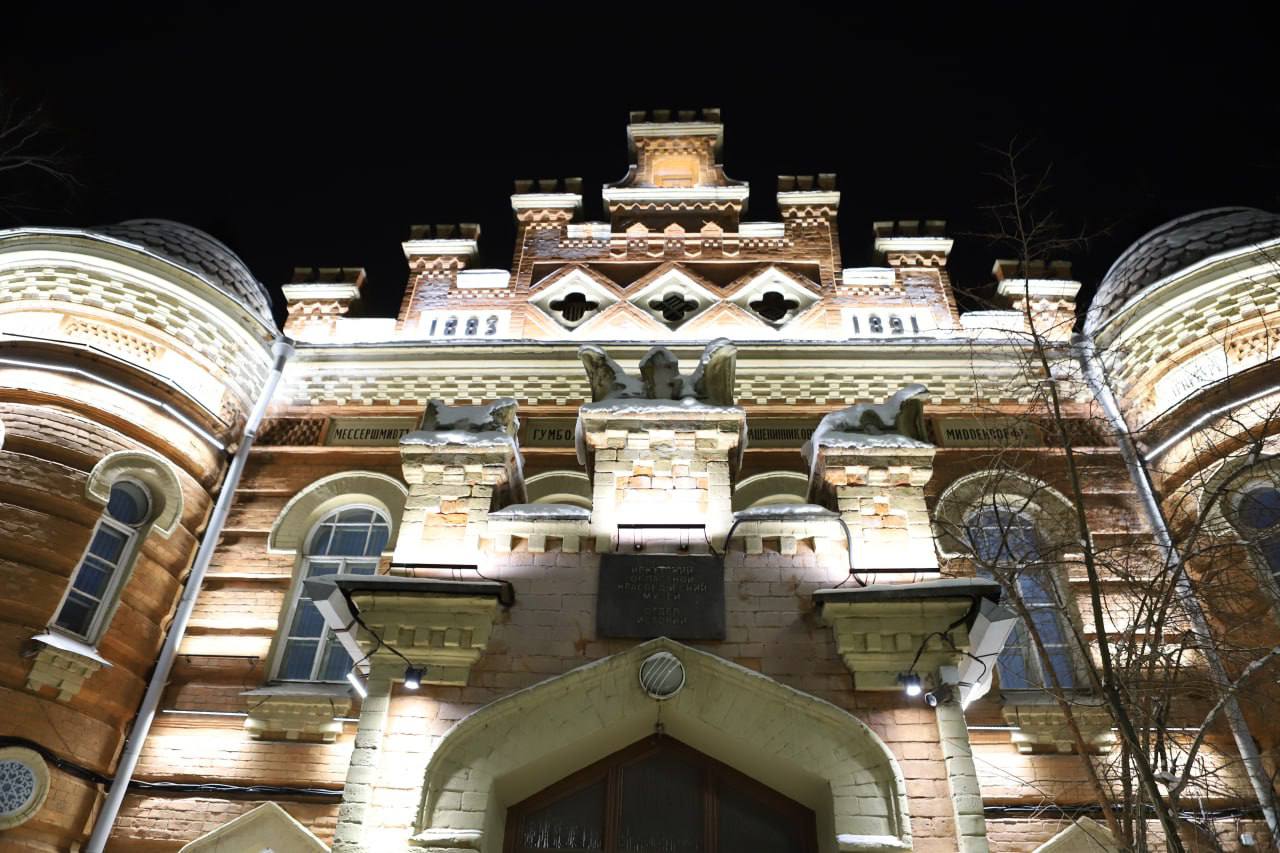 На 16 исторических зданиях в центре Иркутска установили архитектурную подсветку