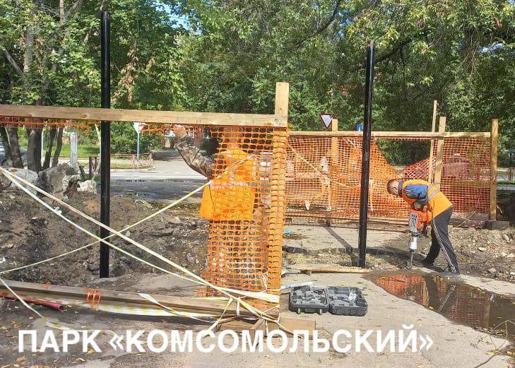 На Аллее здоровья в Иркутске укладывают плитку, на площади Декабристов создают прогулочные дорожки