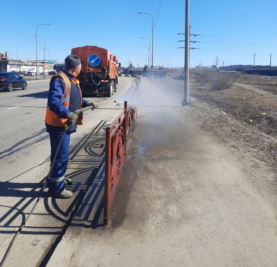 Иркутские дороги, остановки и ограждения приводят в порядок после зимы