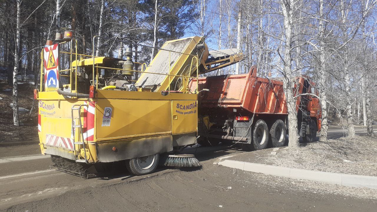 Иркутские дороги, остановки и ограждения приводят в порядок после зимы