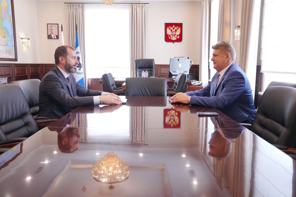Полпред президента в СФО и спикер Заксобрания Иркутской области провели рабочую встречу