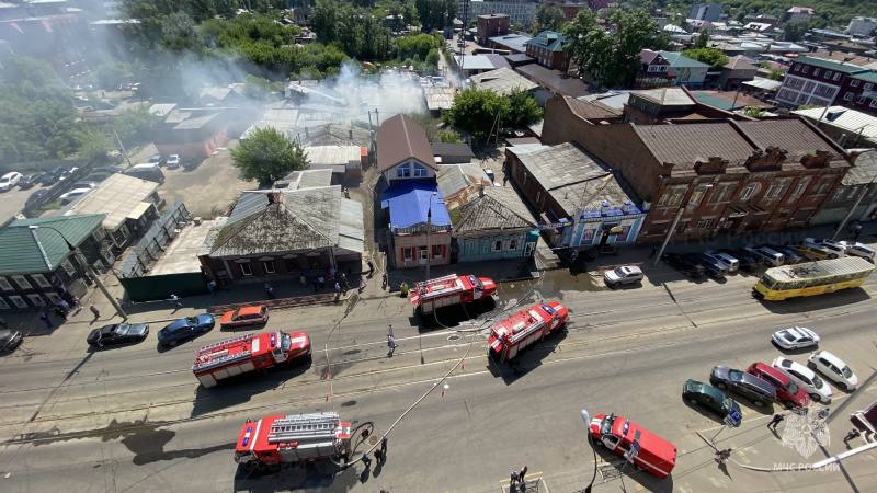 Пожар в гостевом доме в центре Иркутска ликвидировали на площади 132 кв. метра