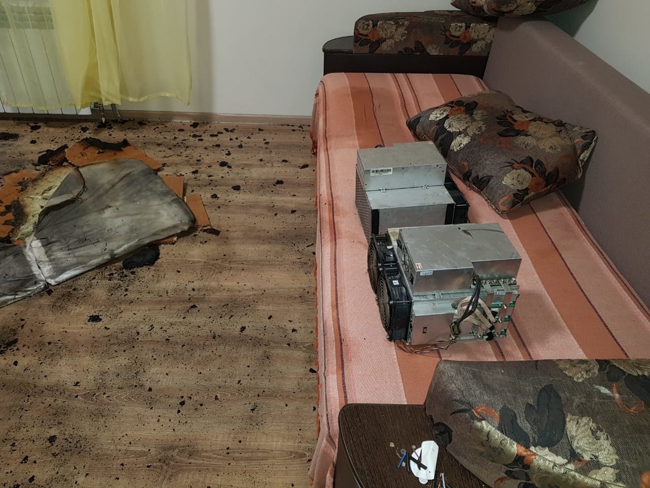 Пожар в многоквартирном доме случился в Иркутске по вине майнеров