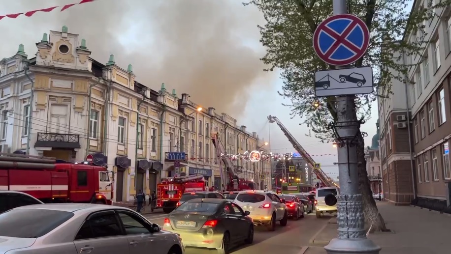 Пожар в центре Иркутска тушат больше двух часов