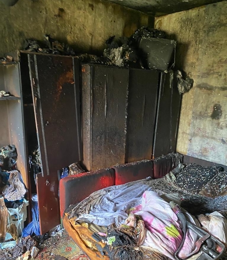 Пожарные Ангарска вызволили из огня четырёх детей, двух женщин и собаку