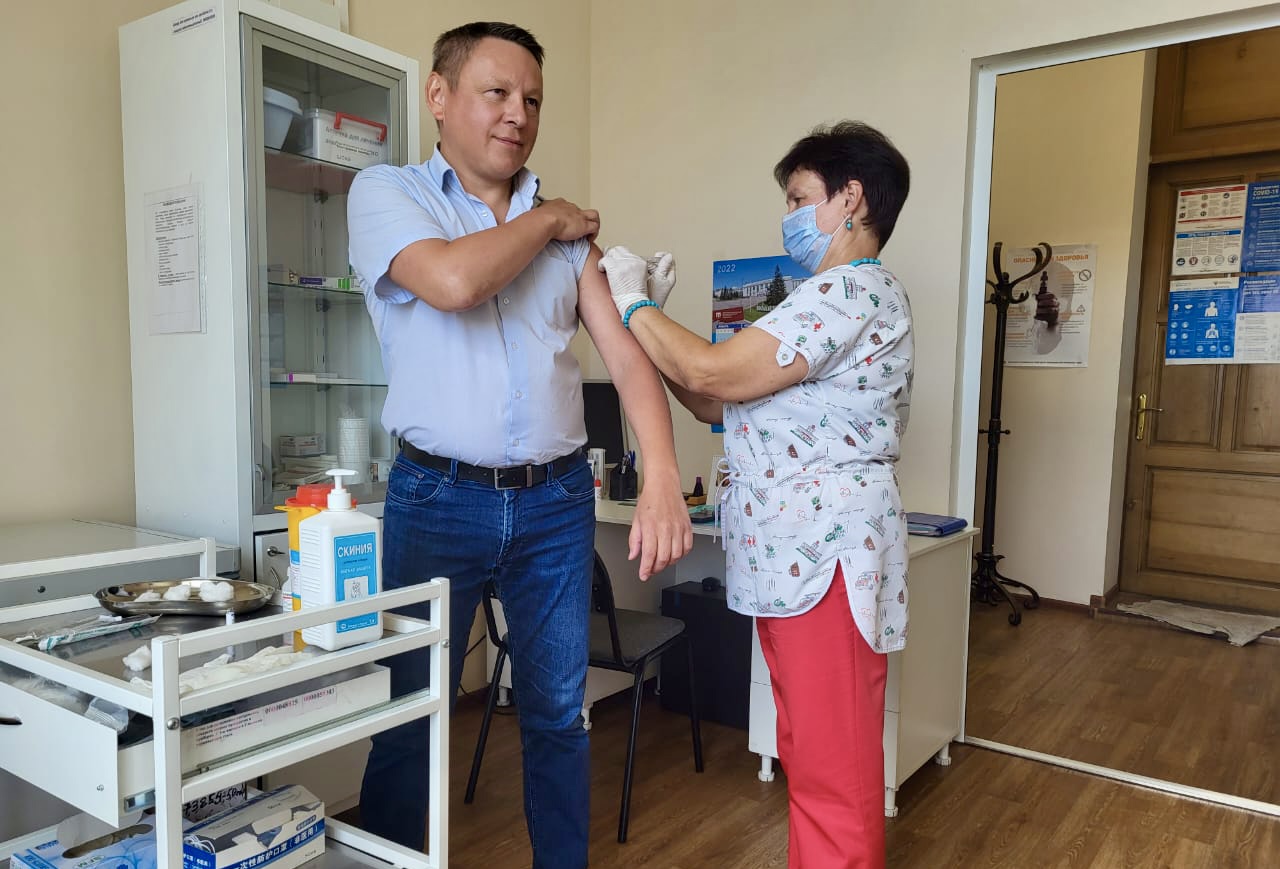 Пункты вакцинации открывают в вузах Иркутска