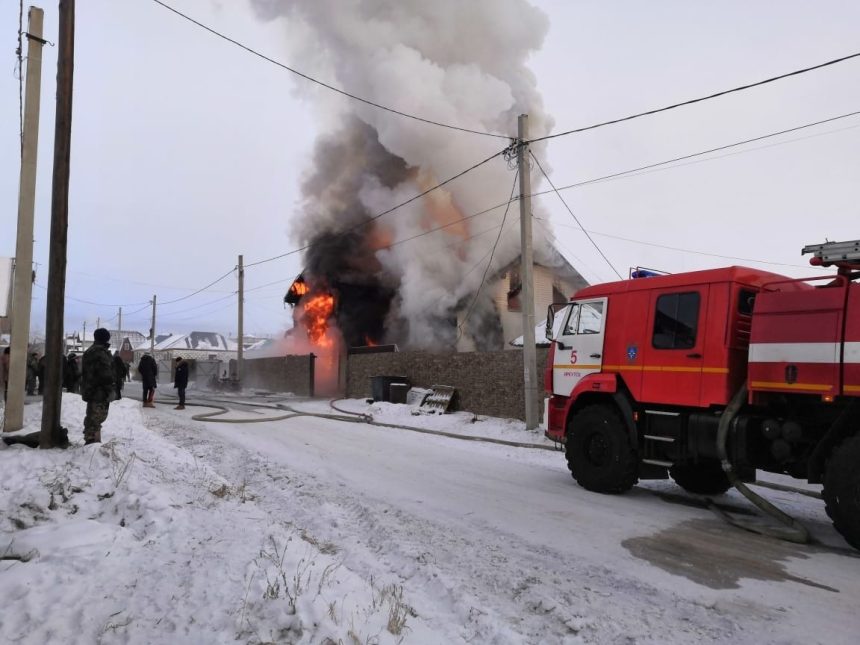 Пять человек погибло на пожаре в селе Хомутово в Иркутском районе