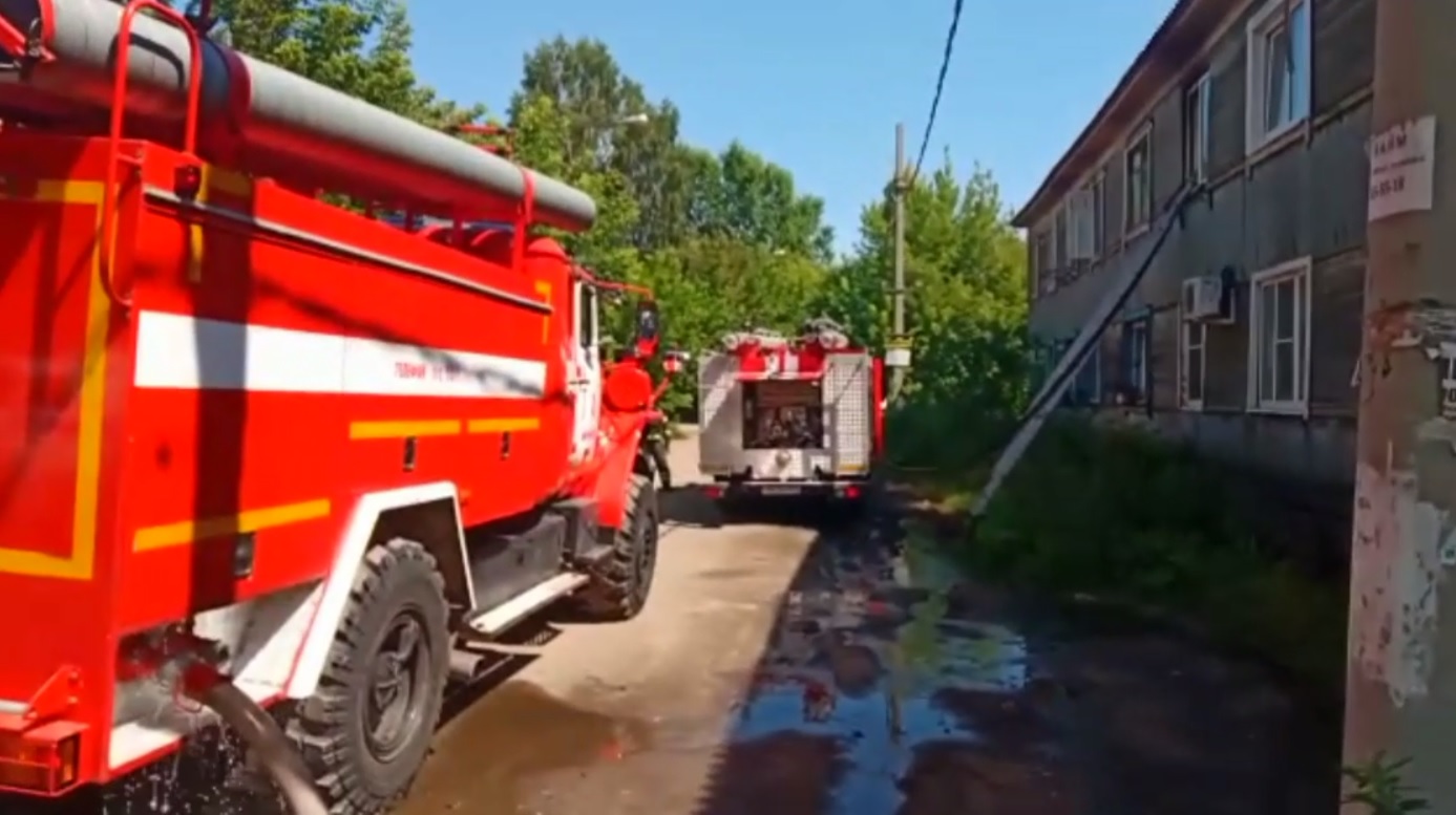 Пять человек спасли, один погиб на пожаре в Иркутске 30 июля