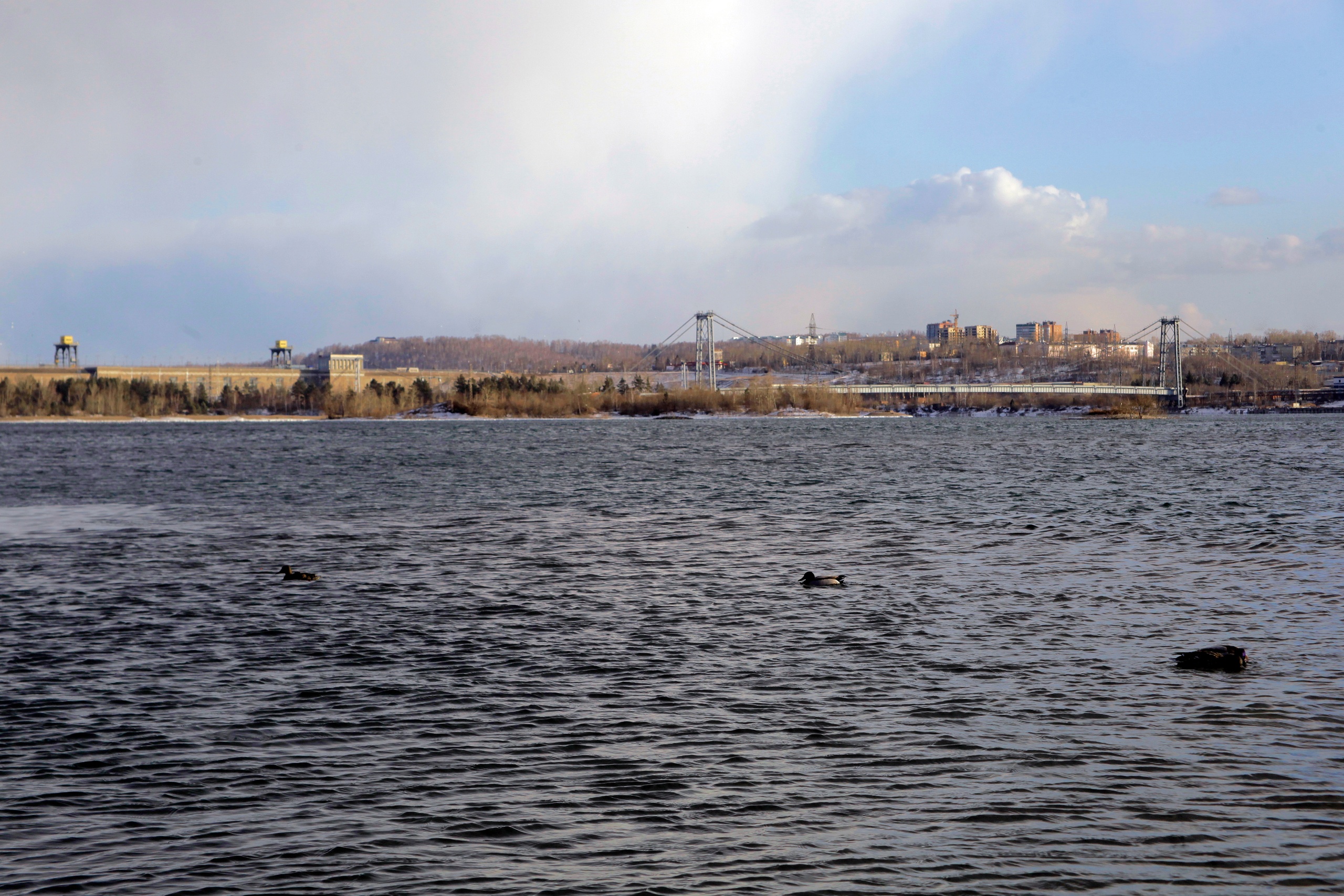 Пять участков Иркутского водохранилища очистят от брошенных рыболовных сетей
