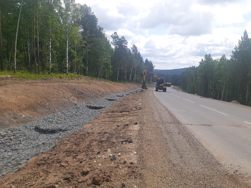 Реконструкцию дороги в поселок Мельничная Падь завершат осенью