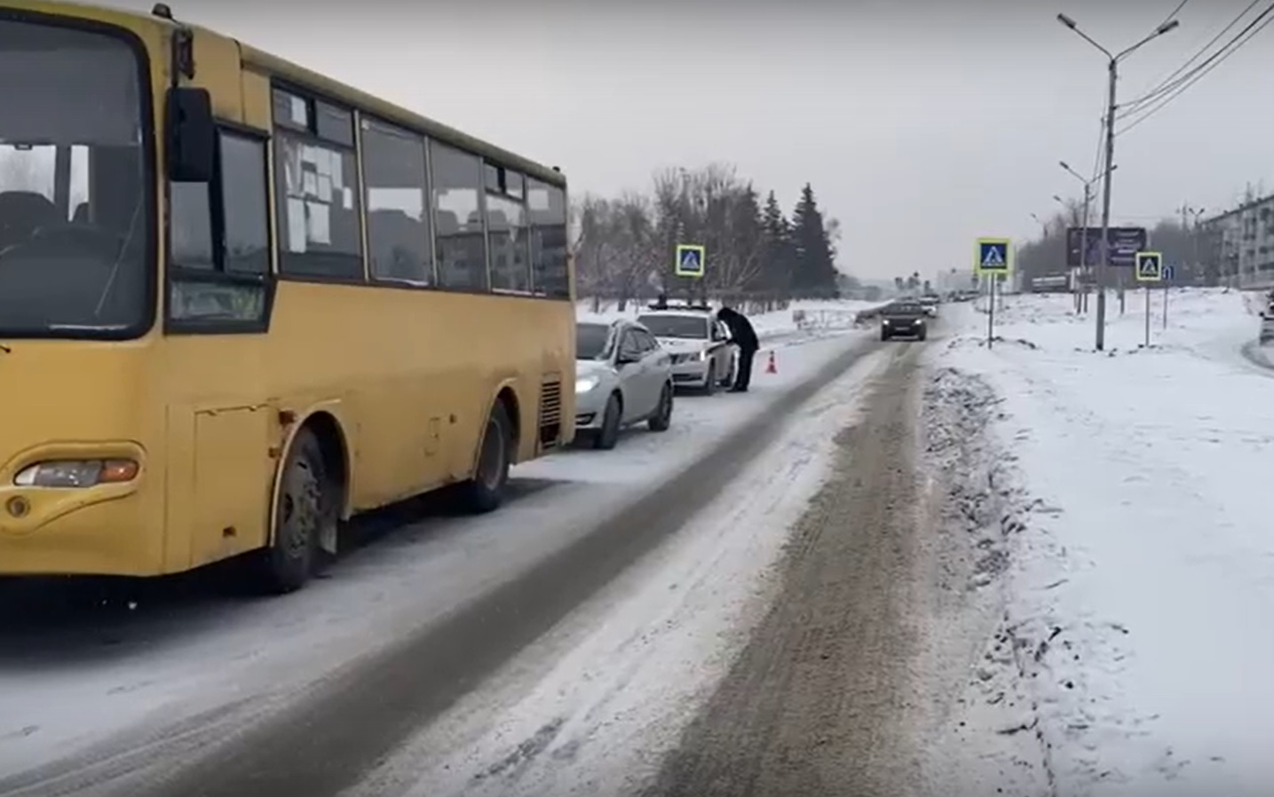 Рейсовый автобус сбил 18-летнюю девушку в Усолье-Сибирском