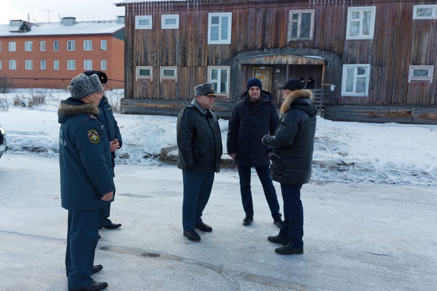 Rezhim Chs Vveli V Ust Ilimske Iz Za Pozhara Unichtozhivshego Dvuhetazhnyy Dom