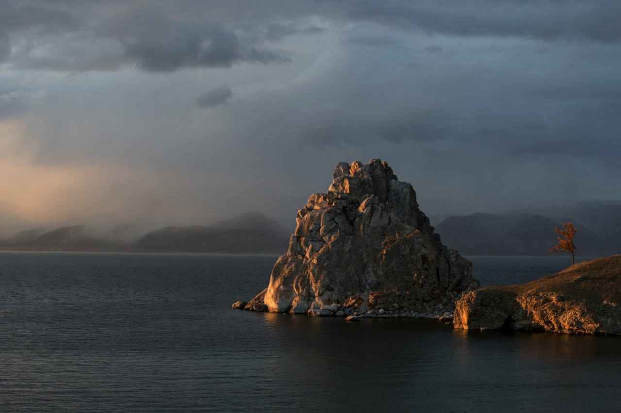 Российские туристы назвали остров Ольхон одним из главных мест силы в России