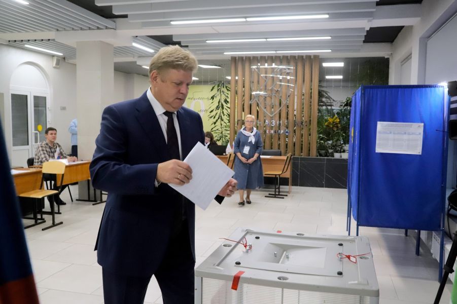Полпред президента в СФО проголосовал на выборах