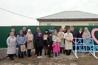 Шесть семей работников детских садов в Усольском районе получили новые дома