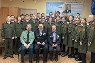 Shkolniki Iz Irkutska Vstretilis S Veteranami Bama