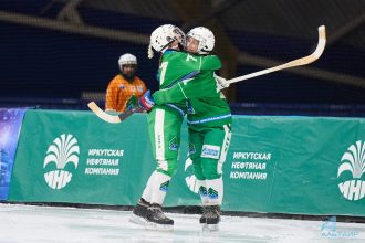 «Сибскана» из Иркутска стала чемпионом России по хоккею с мячом среди женщин
