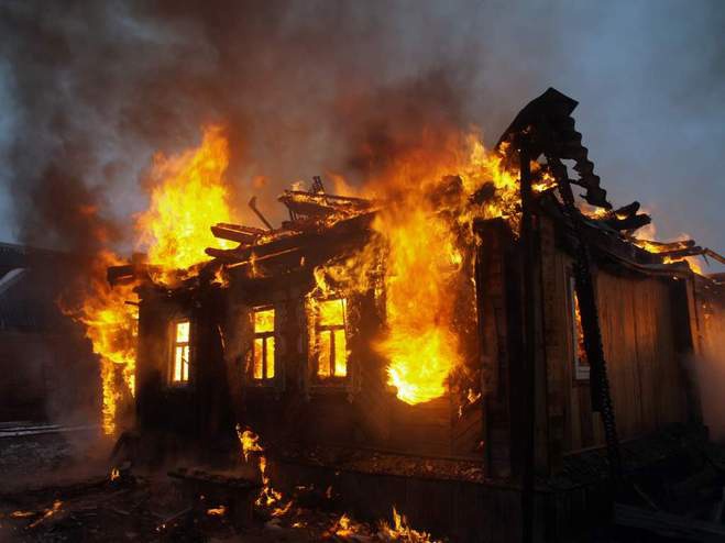 СК возбудил уголовное дело по факту халатности после пожара в Черемхово