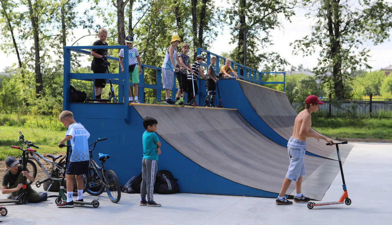 Скейт-площадка в парке «Комсомольский»: новое место для любителей экстремальных видов спорта в Иркутске