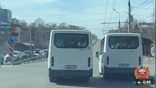 Иркутских маршрутчиков наказали за "опасные гонки за прибылью"