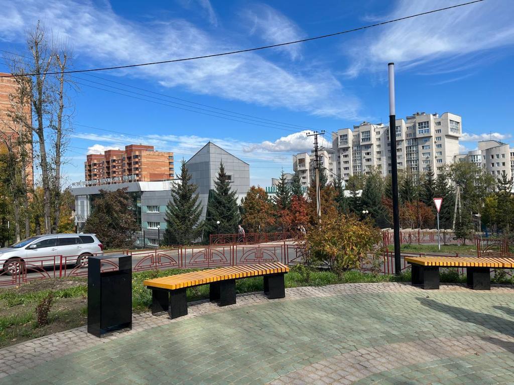 Сквер перед бассейном "Изумруд" благоустроили в Иркутске