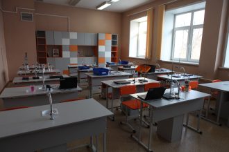 Современные кабинеты физики и химии оборудовали в трех школах Иркутска