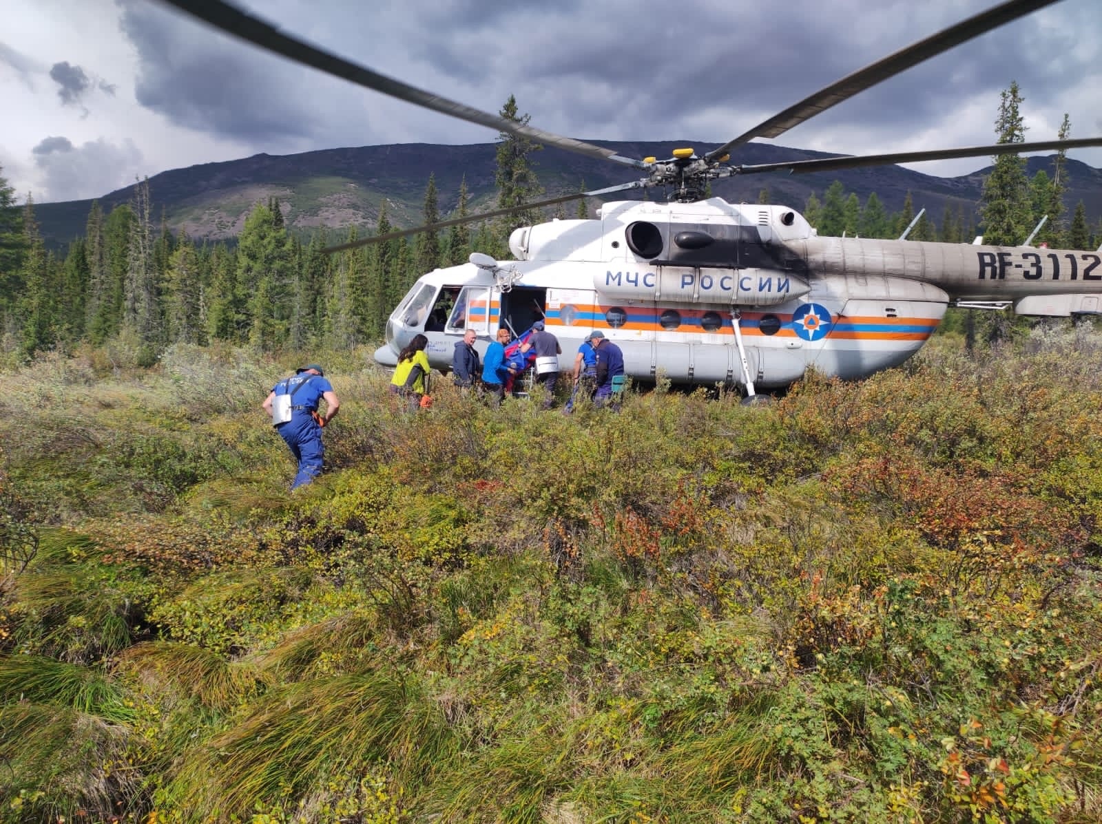 Спасатели нашли пятерых пропавших туристов на севере Байкала
