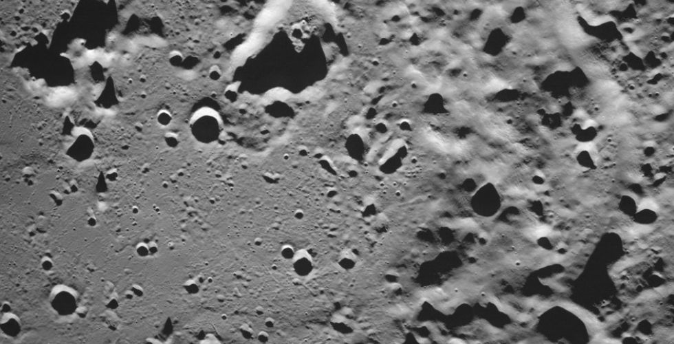 Станция, запущенная к Луне 11 августа, сделала первый снимок лунной поверхности