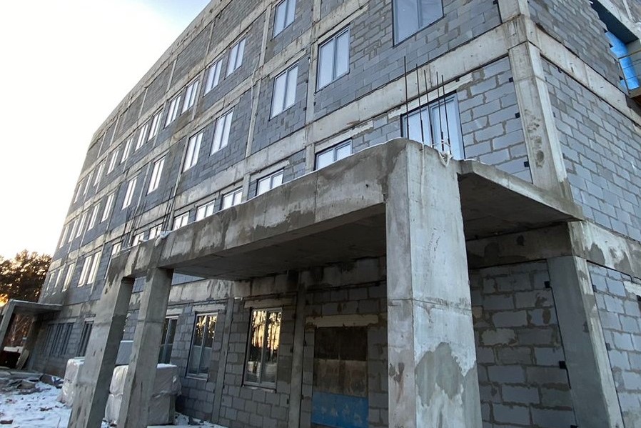 Строительство пятиэтажной поликлиники в Качуге планируют завершить в 2024 году