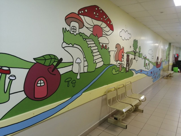 Студенты ИРНИТУ расписали стены Ивано-Матренинской детской больницы
