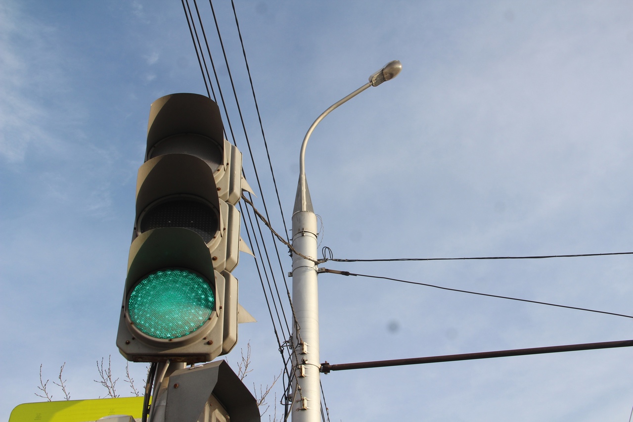 Светофоры на четырех перекрестках Иркутска отключены до вечера 19 октября