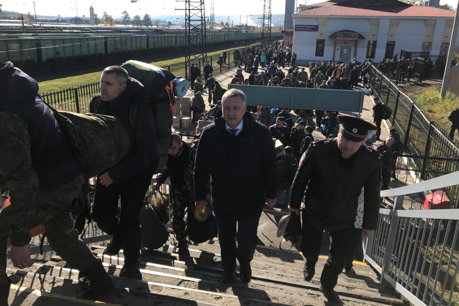Третья группа мобилизованных отправилась из Иркутской области на сборы в Новосибирск
