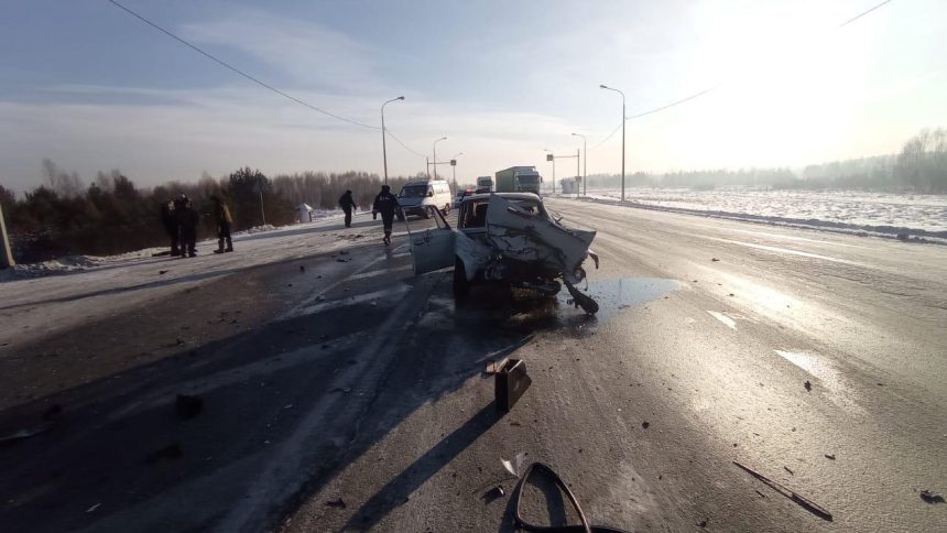 Три человека пострадали в ДТП на трассе в Приангарье