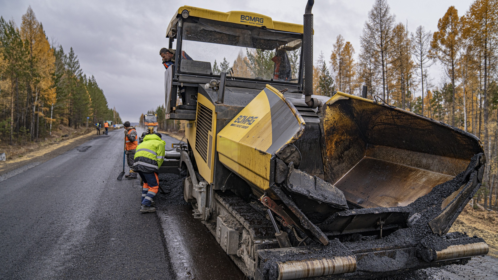 Три участка дороги Братск - Усть-Илимск заканчивают ремонтировать в Иркутской области